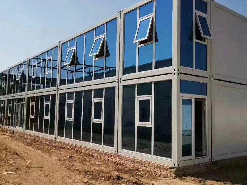 選擇專業集裝箱房廠家要注意哪些事項